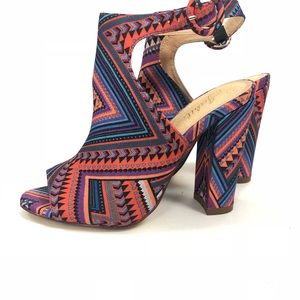 Multi color pattern shoes